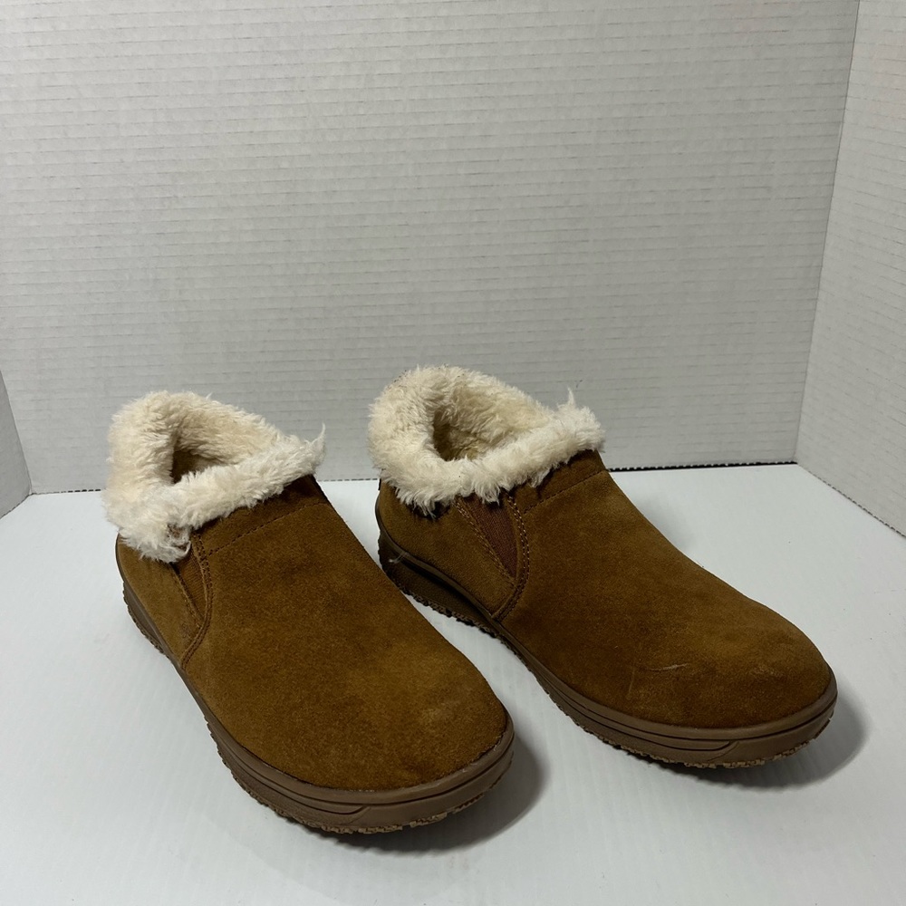 Ladies‎ Minnetonka suede lined outdoor shoes